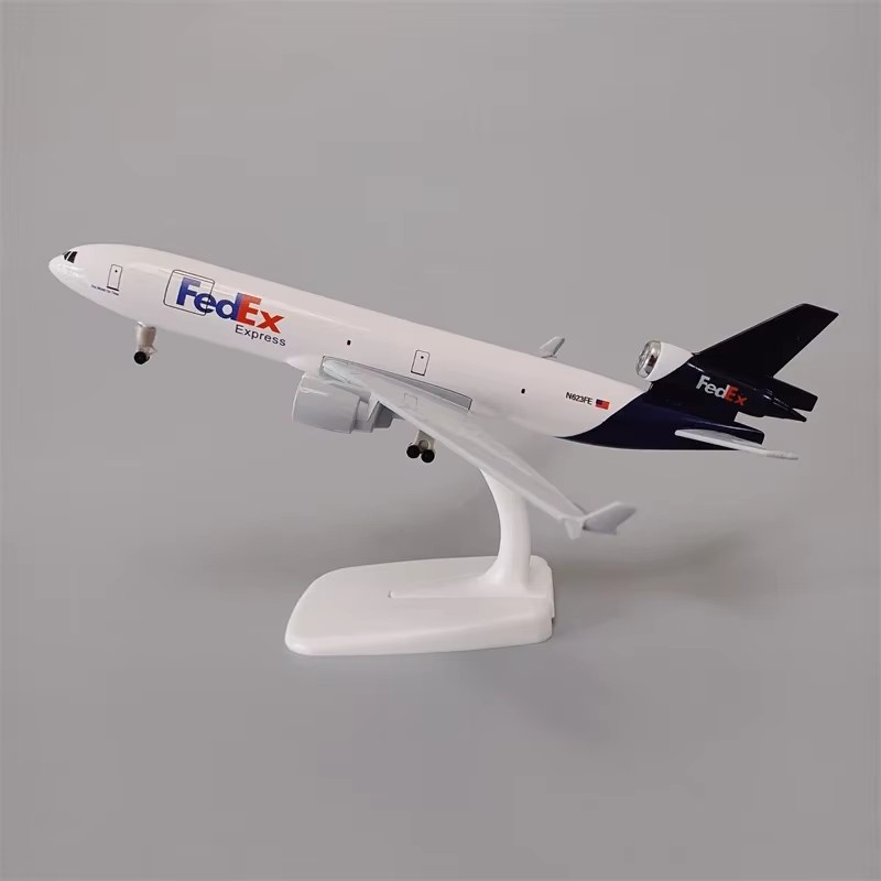 Модель самолета 20 см Air Fede – обзор и цена Model Kit Ixchel