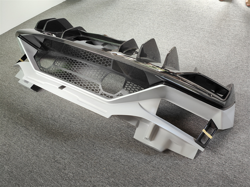 Новый комплект заднего бампера – обзор и цена Model Kit Lamborghini